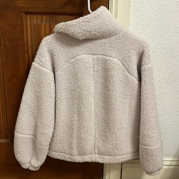 Never worn but took off the tags. In perfect condition with zero flaws - Picture 2 of 5